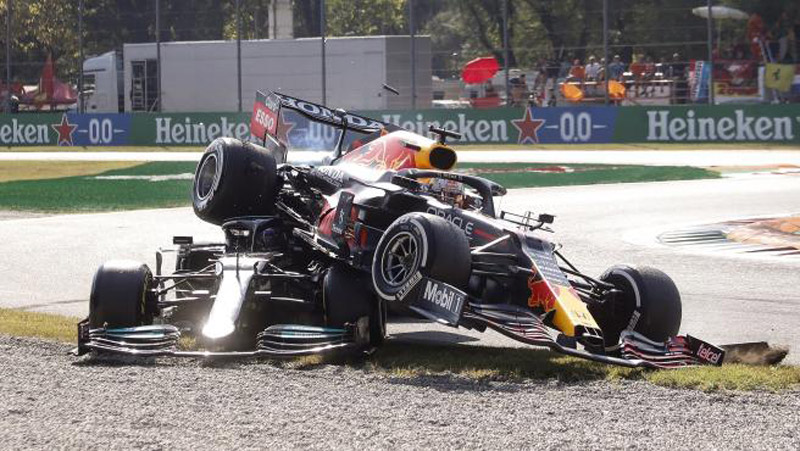 accidente-de-hamilton-y-verstappen-14